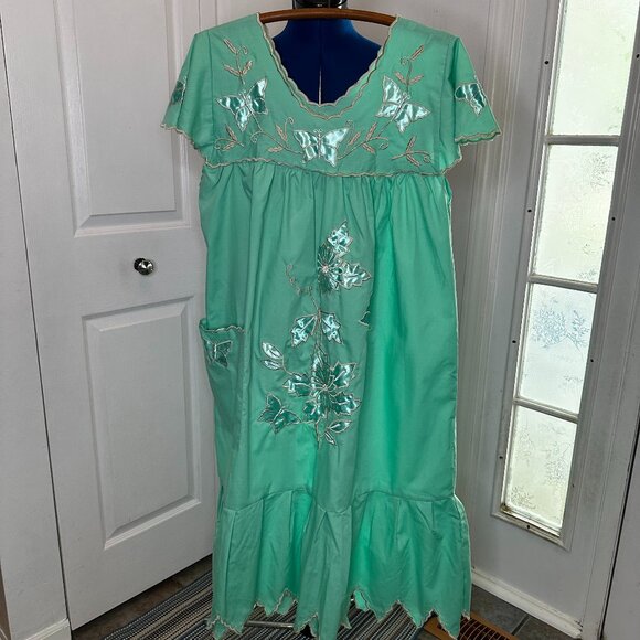 Vintage Women's Mint Green Nightgown Dress Floral Embroidered SEE MEASUREMENTS - Picture 1 of 5